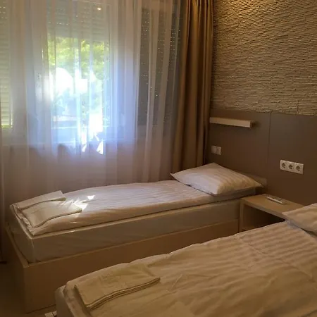 Mosoly Szallashely Gæstehus Szeged